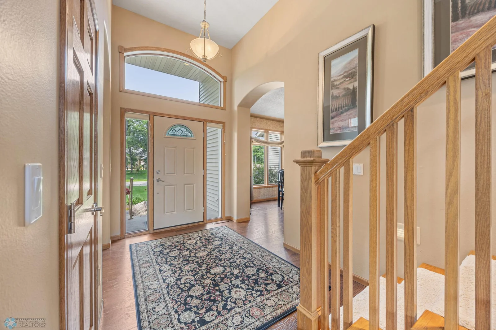 Large foyer with high ceilings