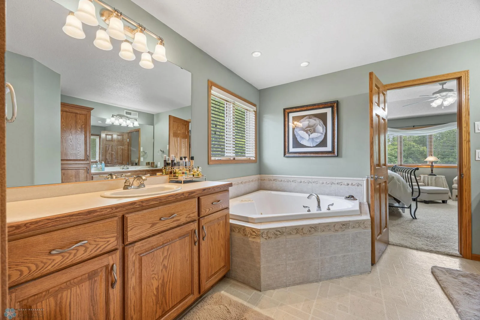 Jetted tub