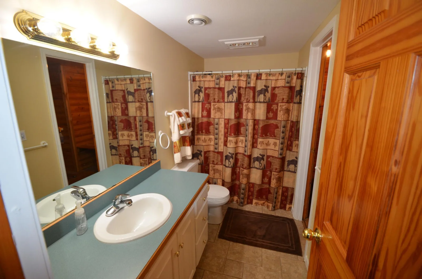Lower level full bath connected to sauna