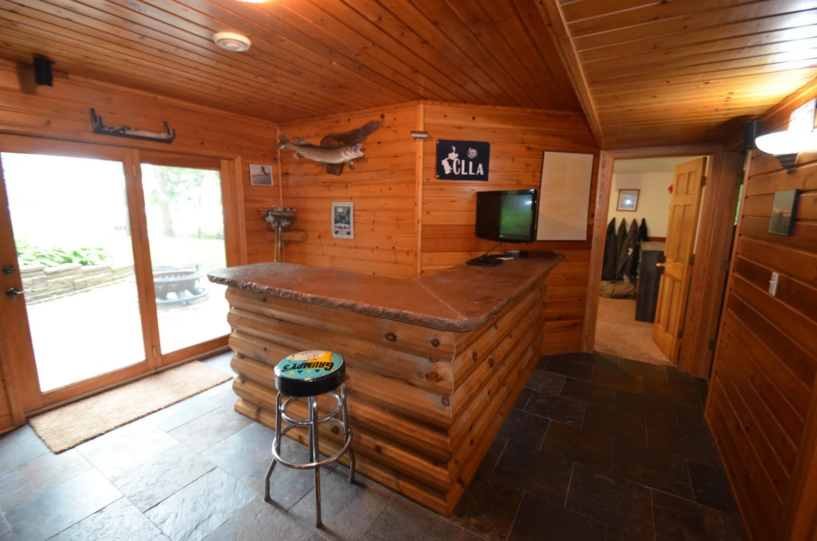 Bar in LL walkout level