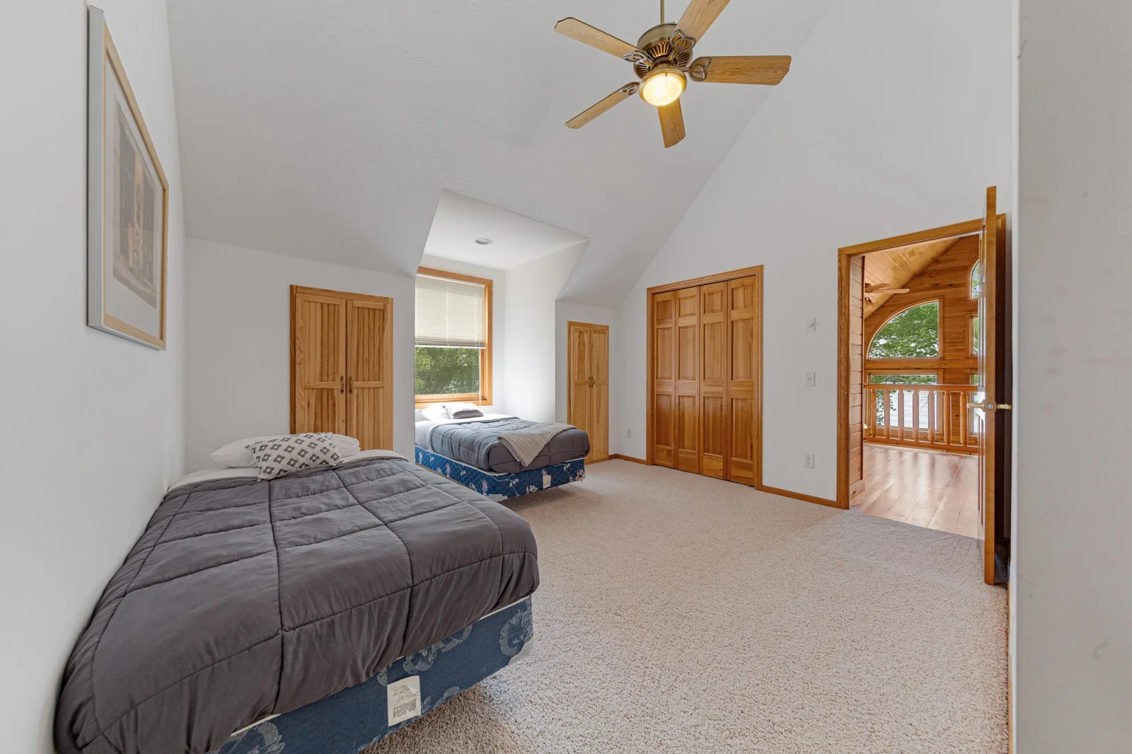 Upper Bedroom 2 Detail