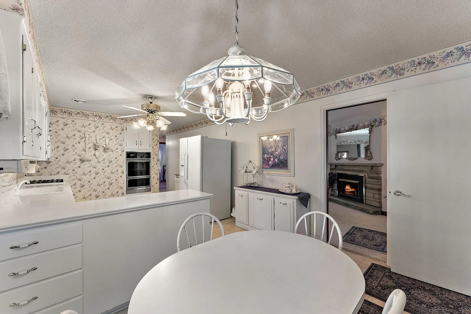 Kitchen with Eating Area