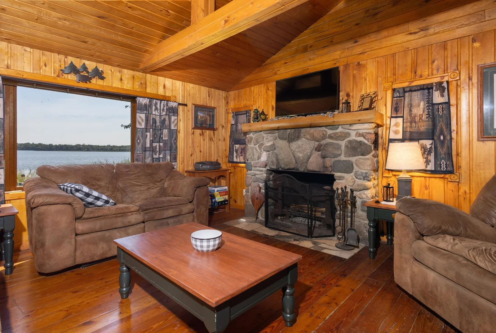 Livingroom.jpg