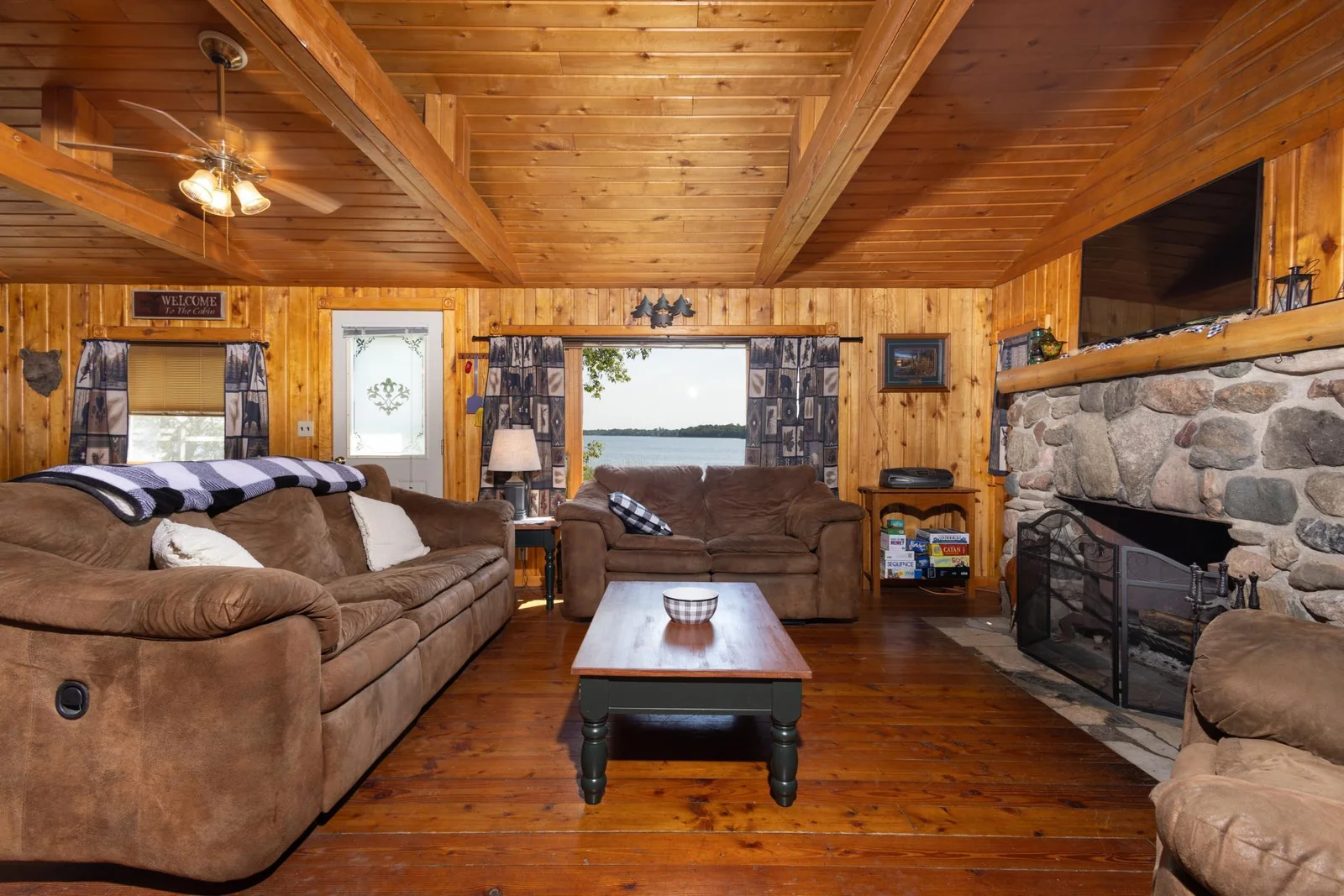 Livingroom.jpg