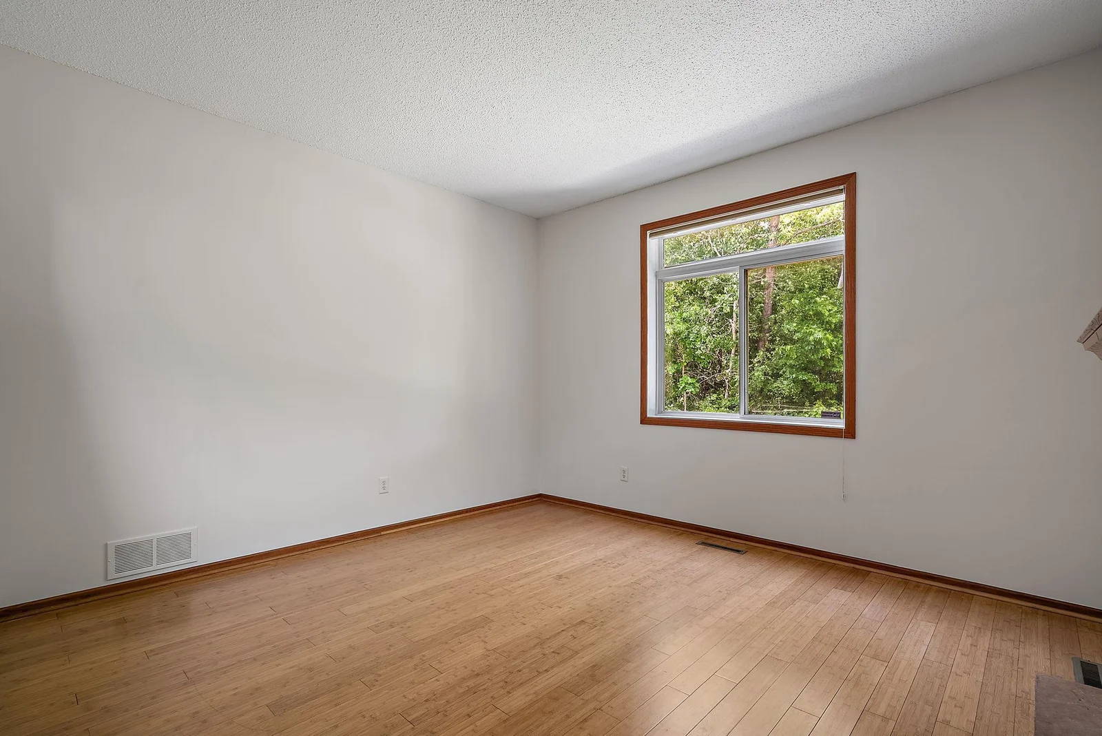 4-web-or-mls-First Person Visuals01485.jpg