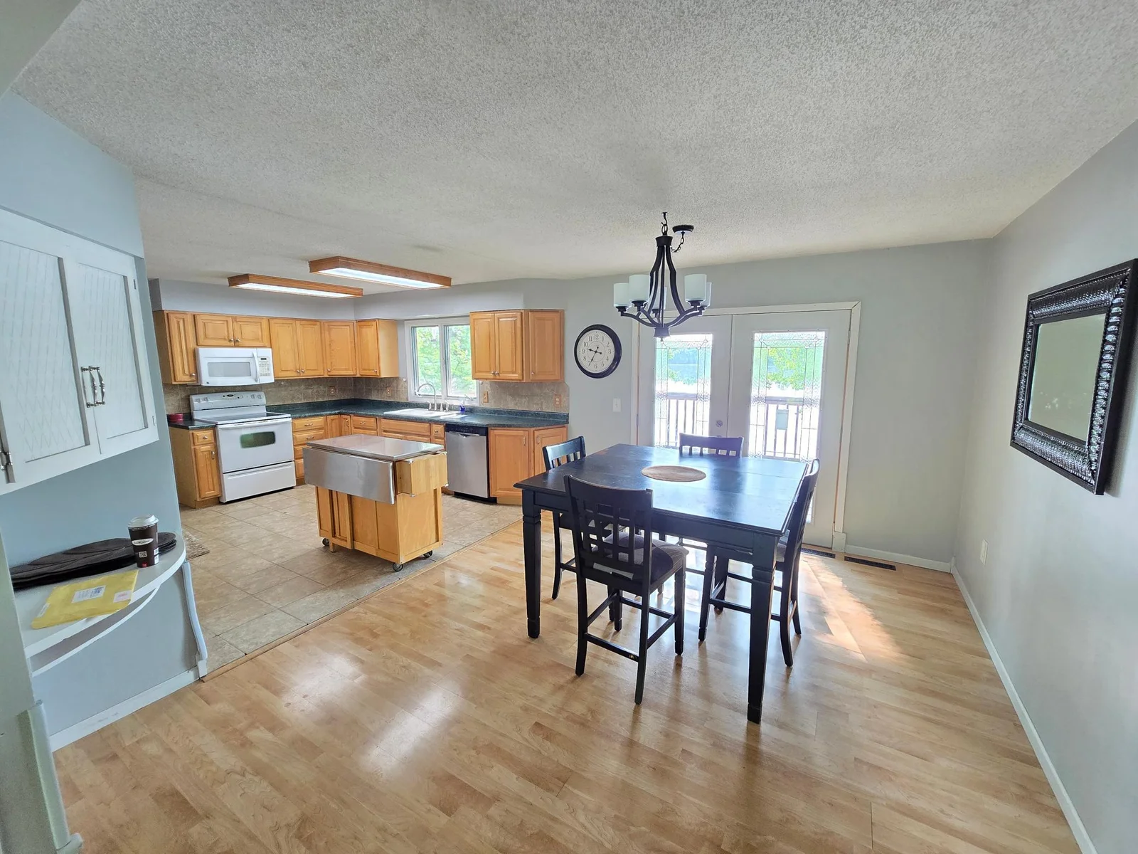 Kitchen and dining room flow well with plenty of space to walk.