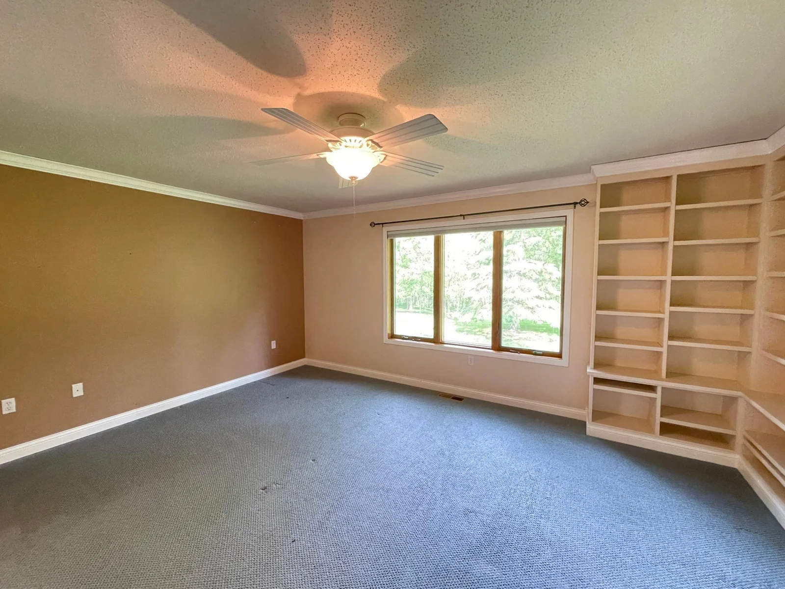 Primary Bedroom.jpeg