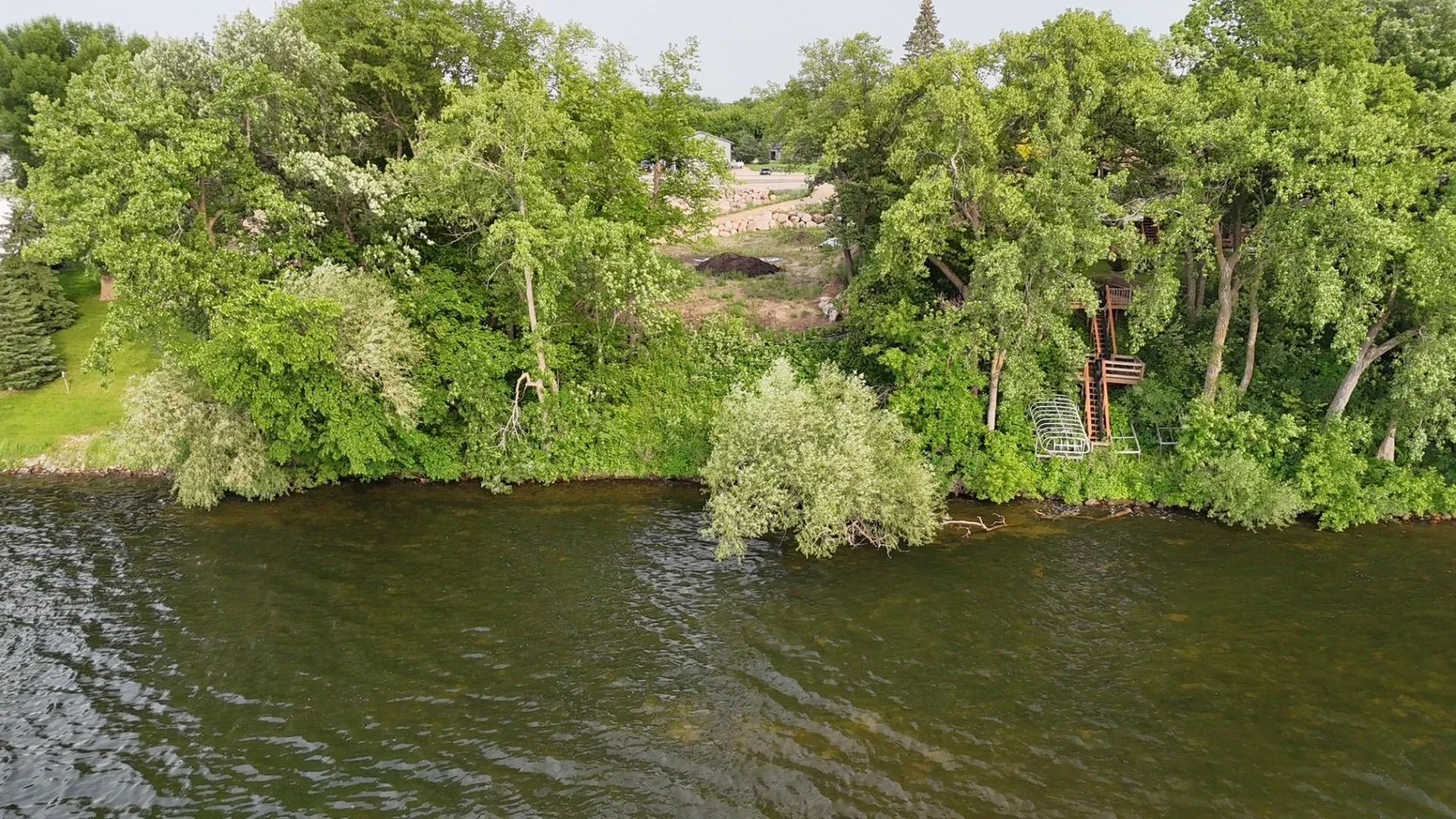 100' on Eagle Lake