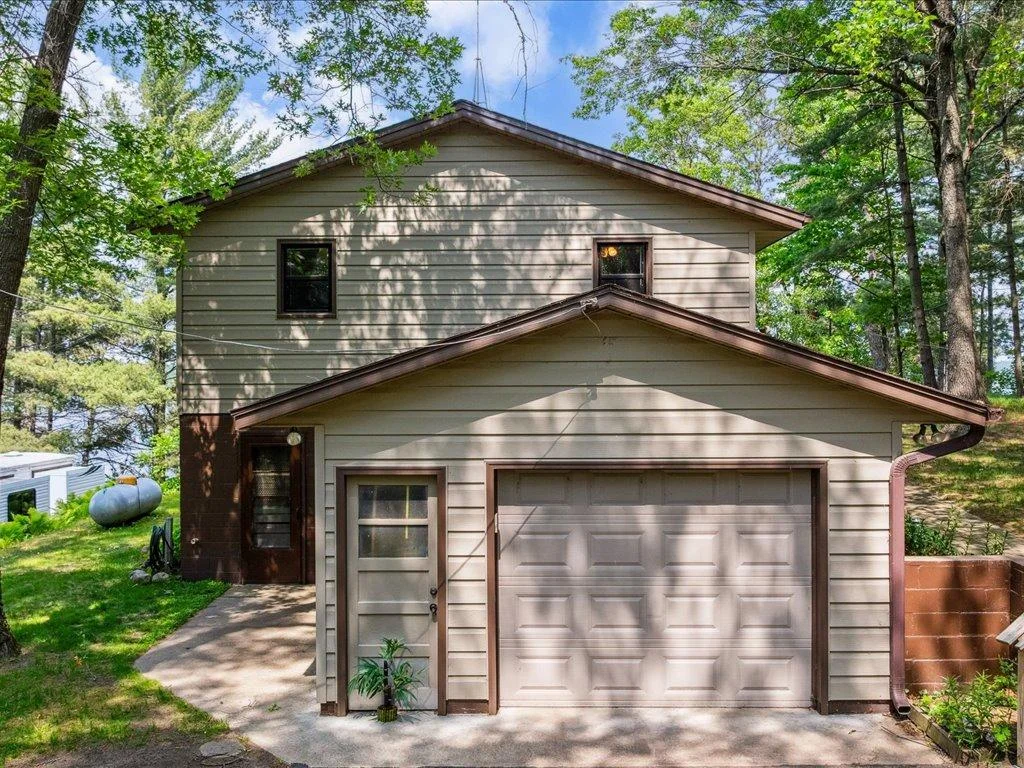 Year round lakefront retreat