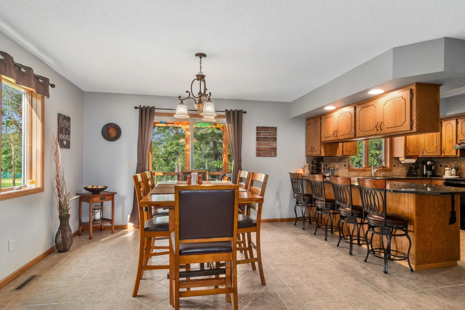 16_1157042ndStSE_369002_DiningRoom_DownloadforMLS_2000x1333.jpg