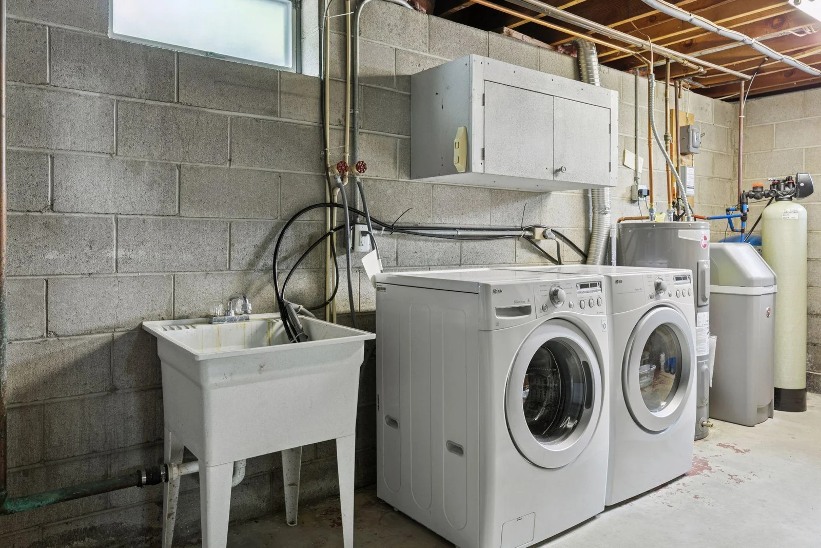 Mechanicals, laundry and great storage!