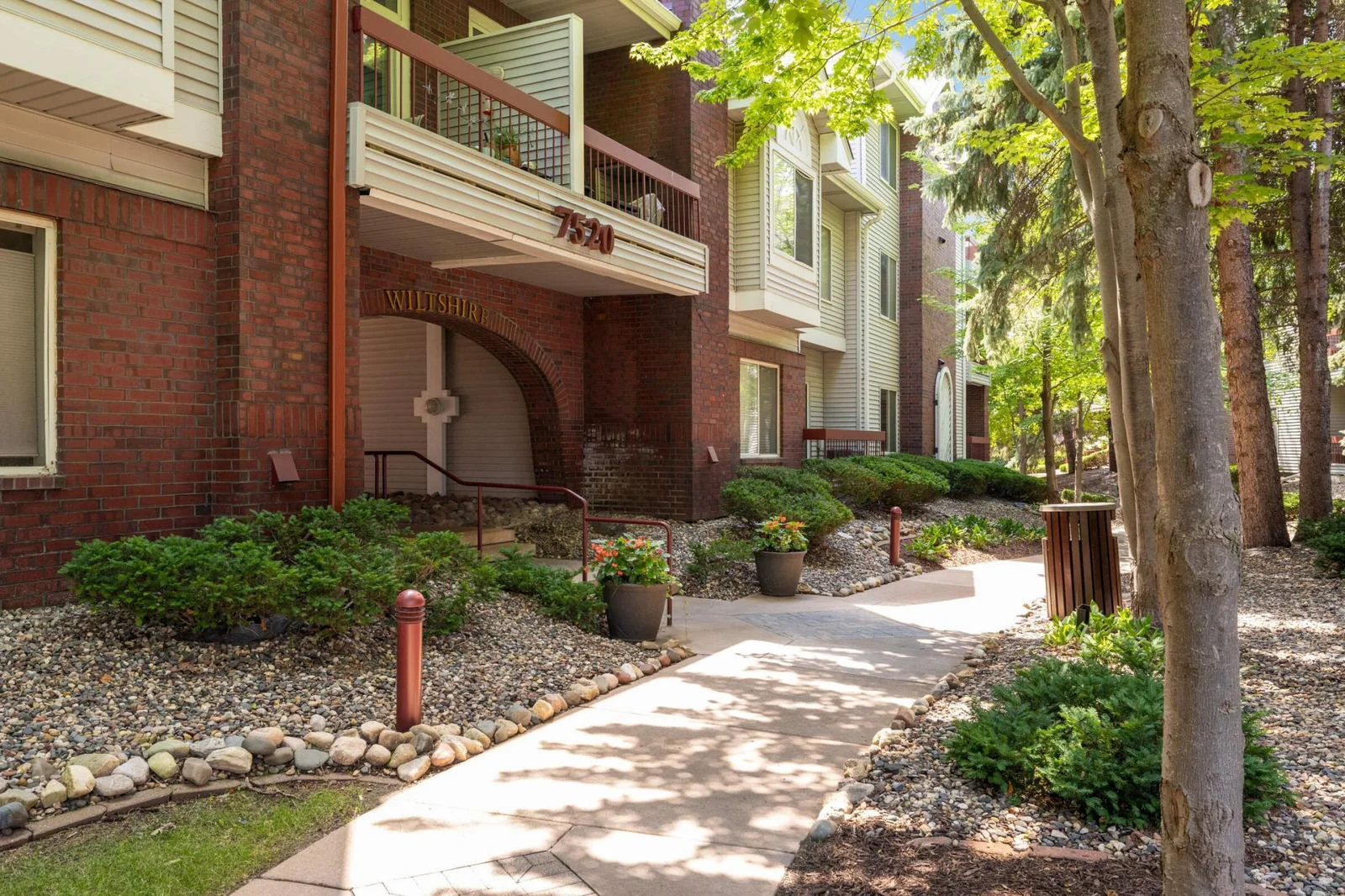 The community has flowers and greenspace all throughout