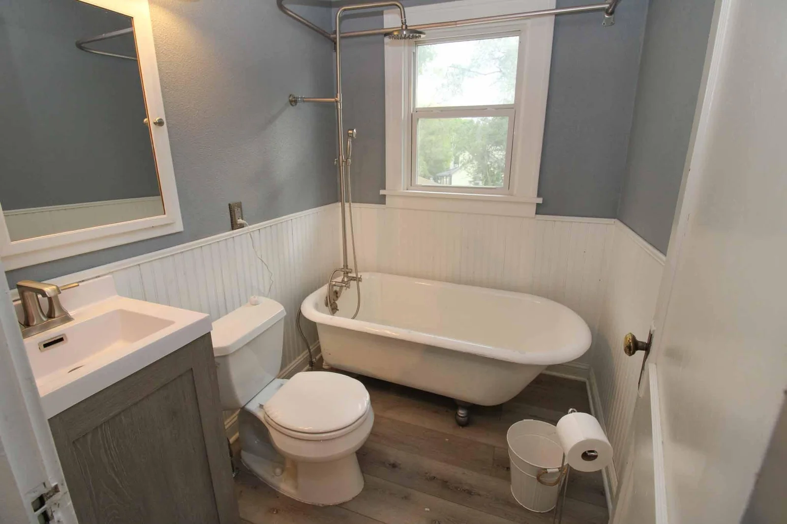 Full Bathroom - upper level