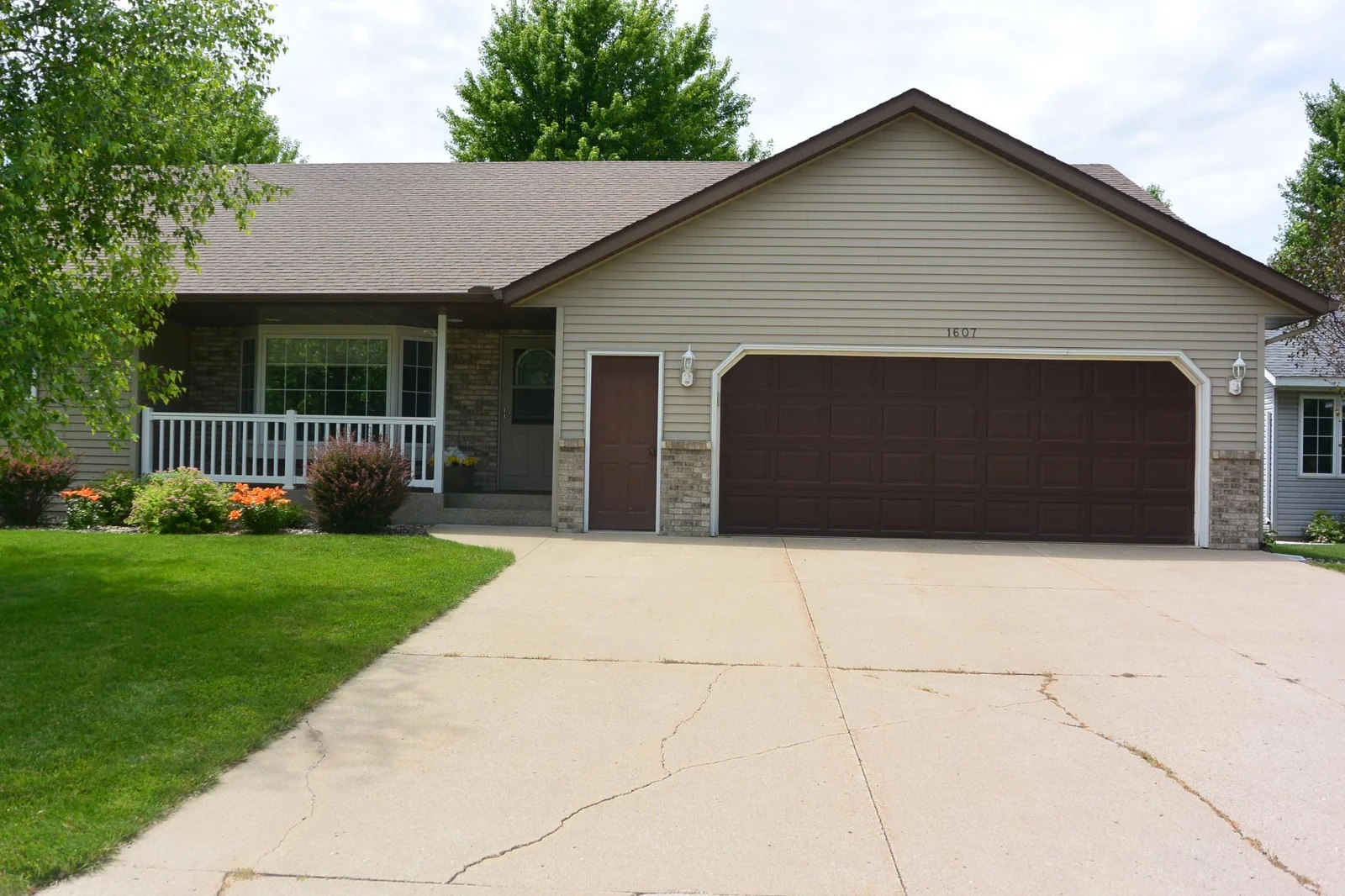 1607 Mcleod Avenue, Glencoe