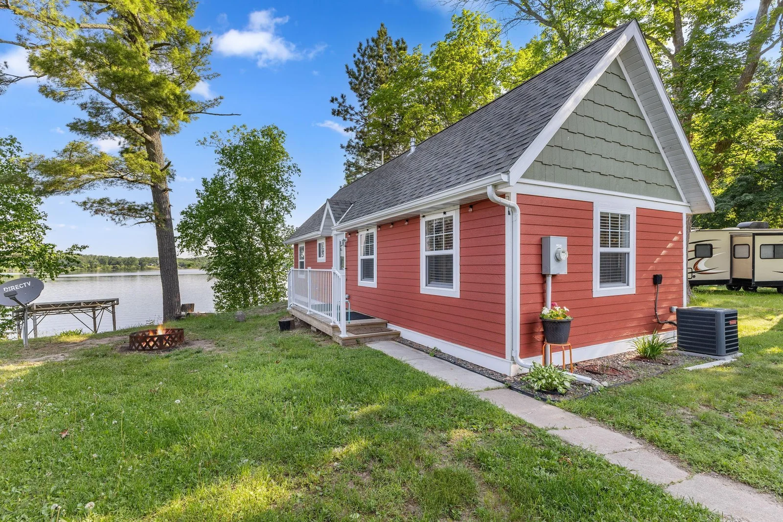 Cute 2 bedroom cabin/home that could be used as an Airbnb or owners home.  Located on the waters edge.