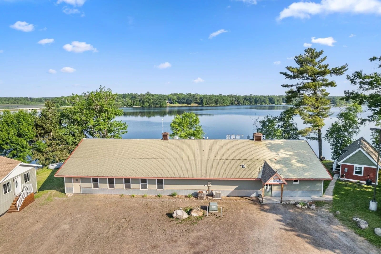 The commercial building is 100 ft x 40 ft.  in size.  One hour from the northern suburbs of the Twin Cities.