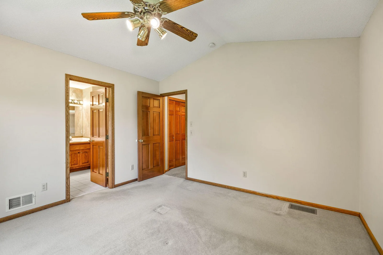 22-web-or-mls-6260 Wessel Ct (22).jpg