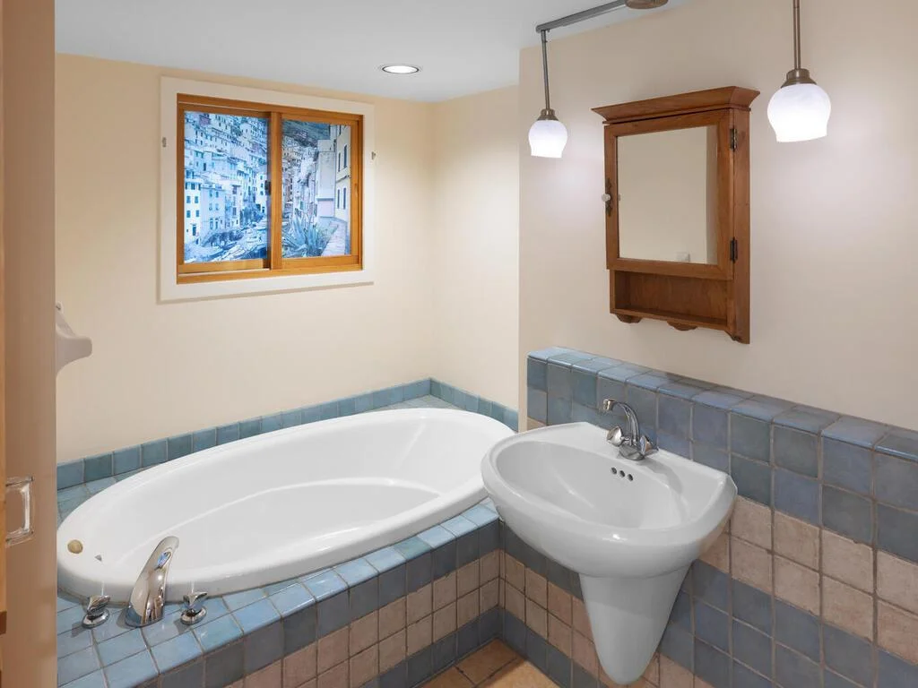 Main floor full bath