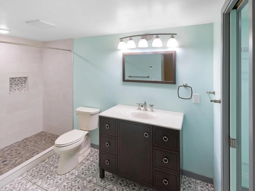 Primary 3/4 bath