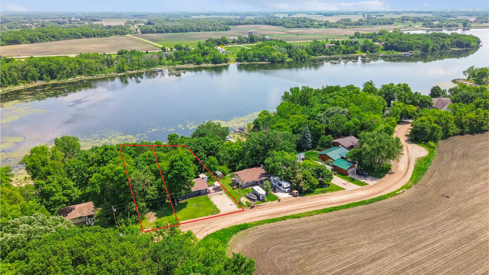 Property lines showing the two lots, both included in the sale.