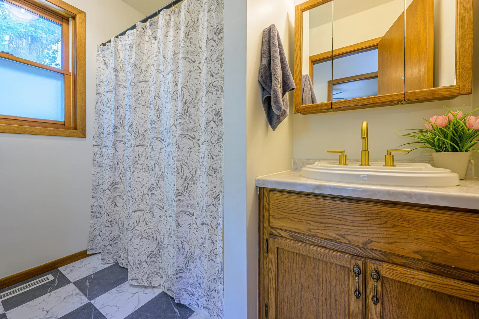 Full bathroom upstairs