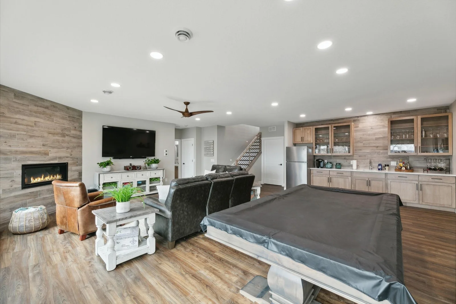 lower level familyroom