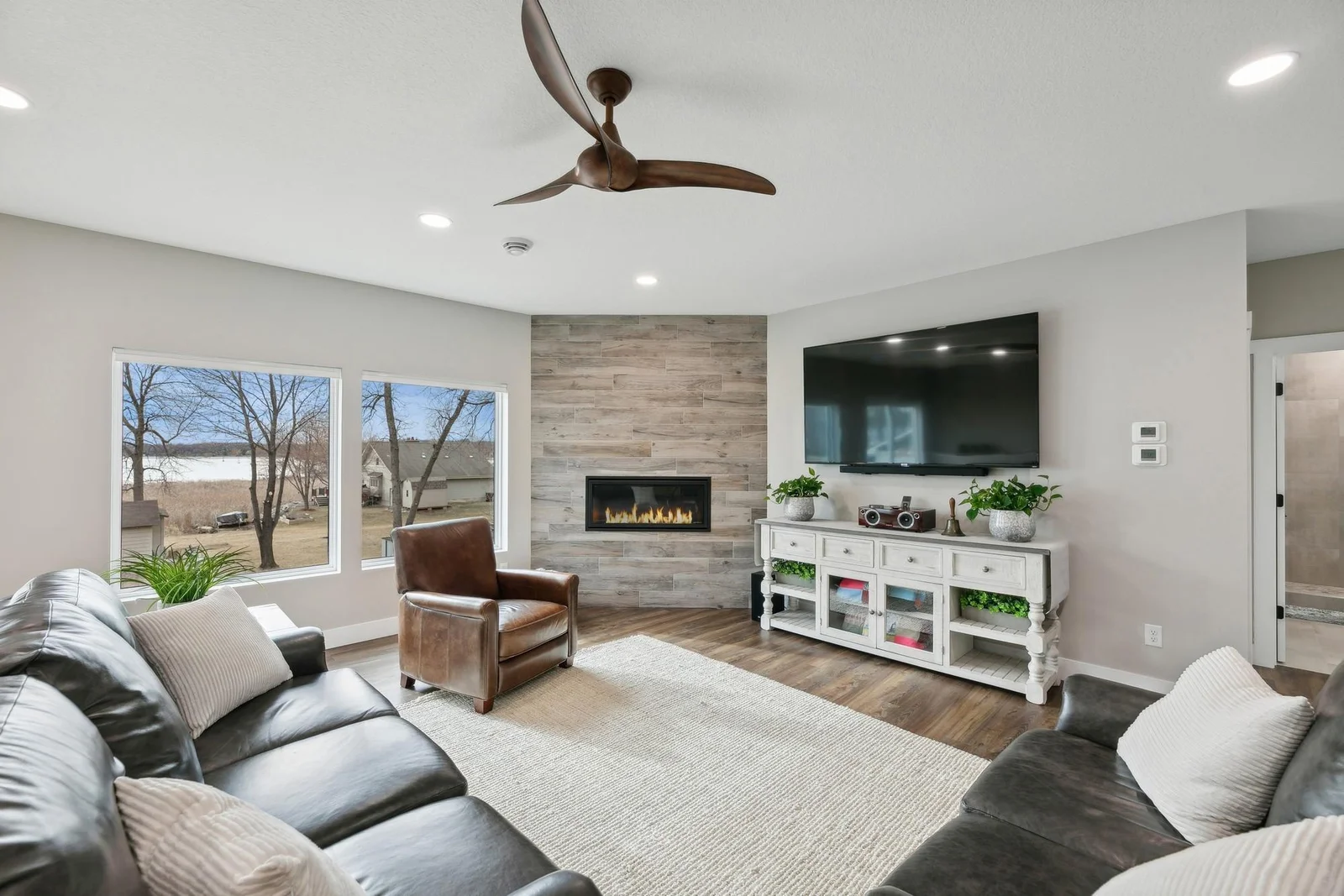lower level familyroom