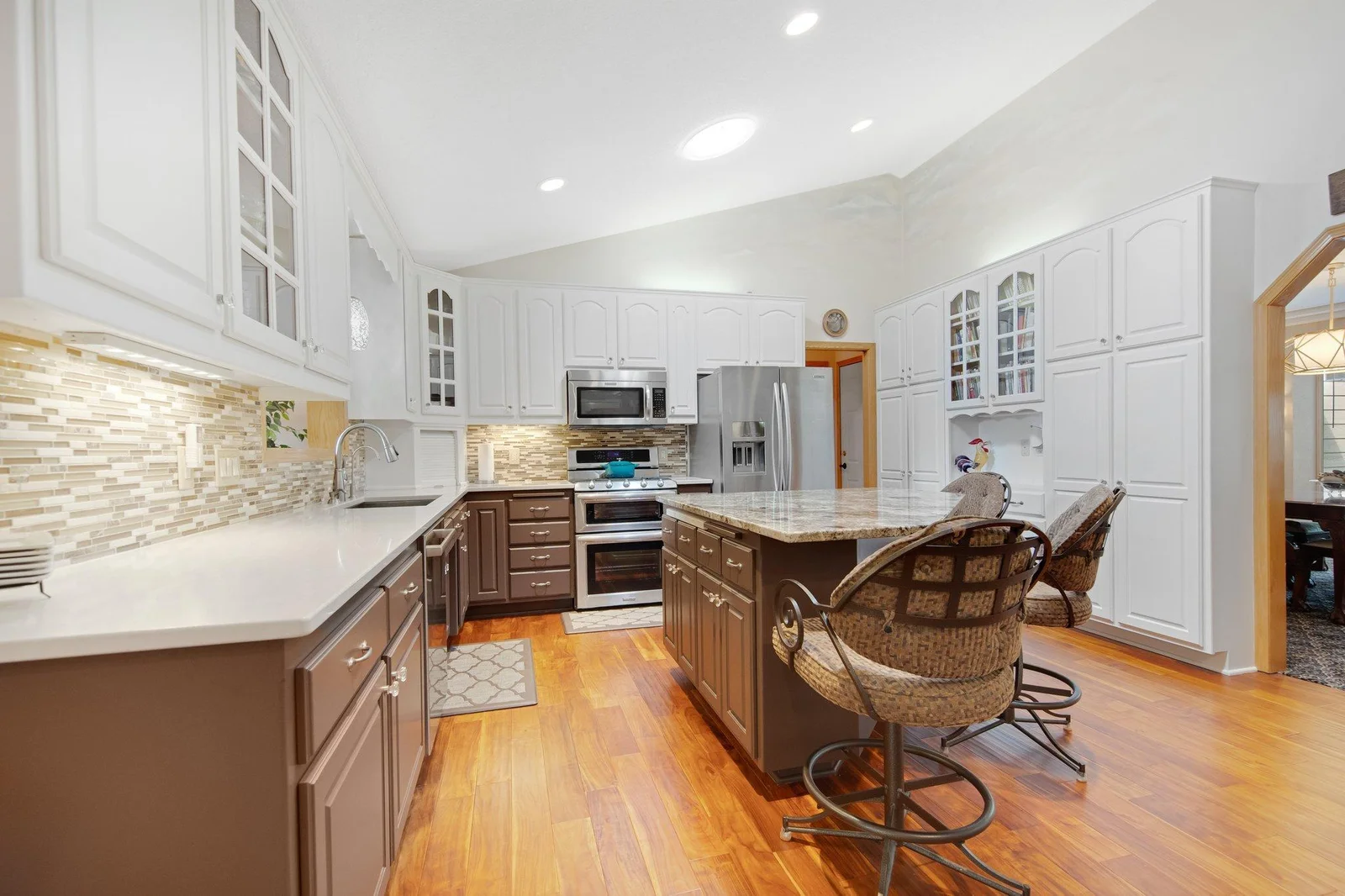 Stunning kitchen with tons of counter and cabinet space!