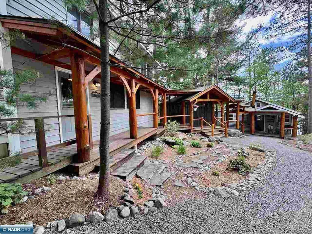 3069 Black Bay Road, Cook