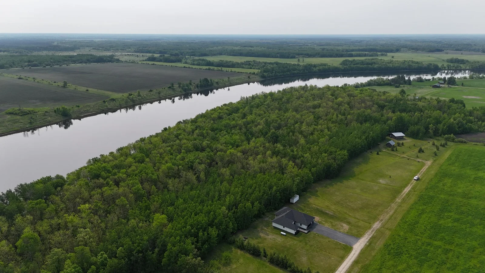 317' of river frontage
