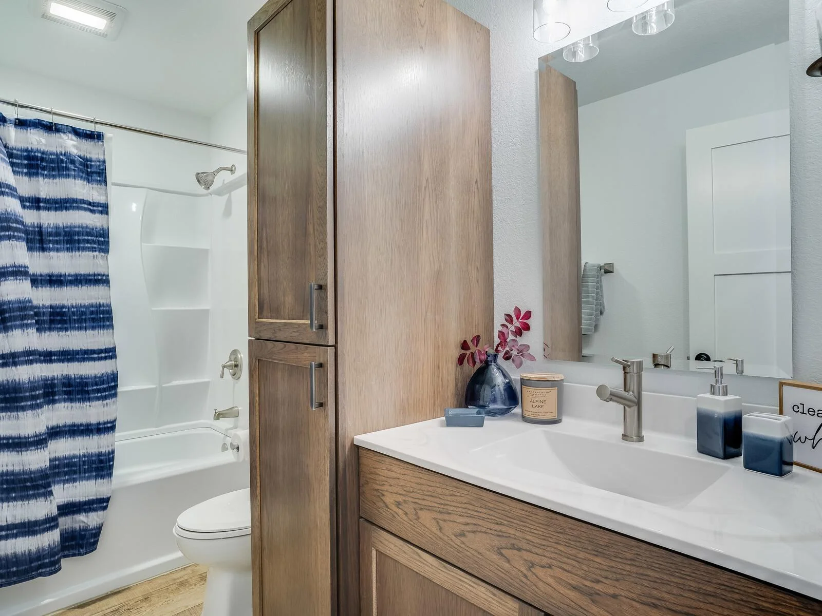 22_2855_BirchwoodBathroom1_1_mls.jpg