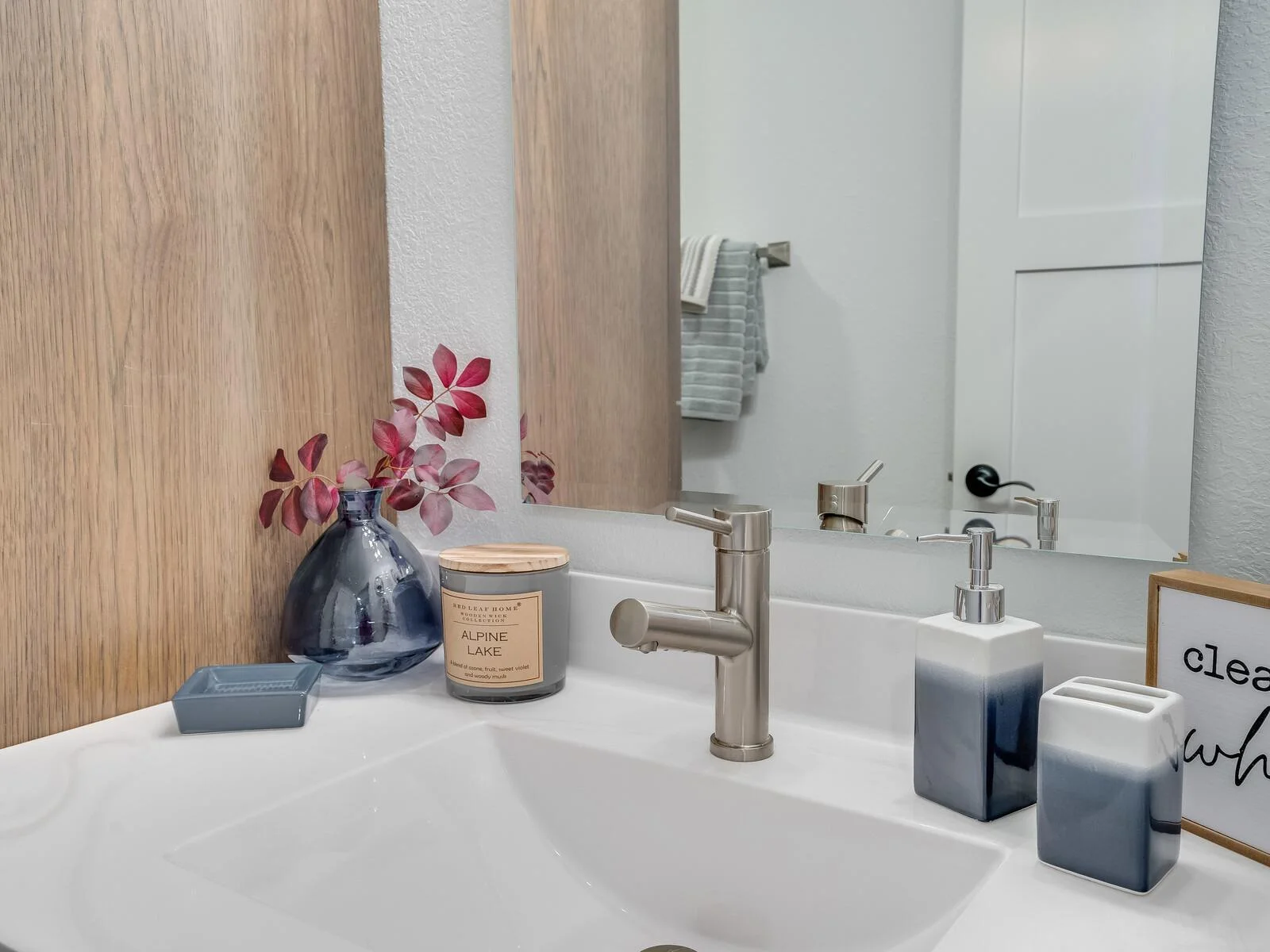 24_2855_BirchwoodBathroom1_3_mls.jpg