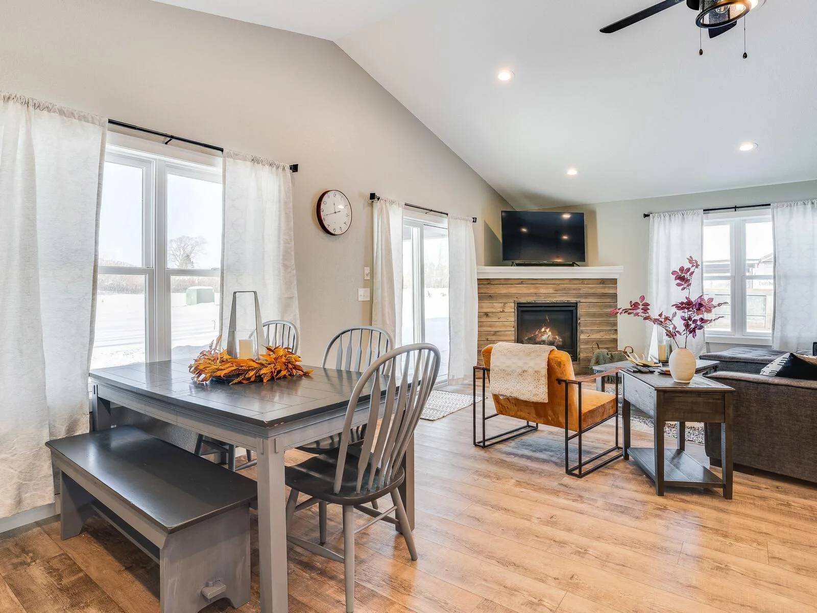 10_2855_BirchwoodDinette2_mls.jpg