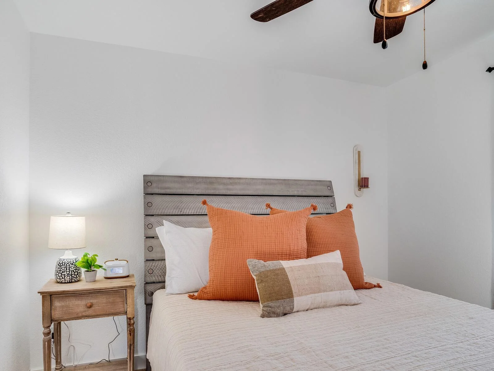 26_2855_BirchwoodBedroom1_2_mls.jpg