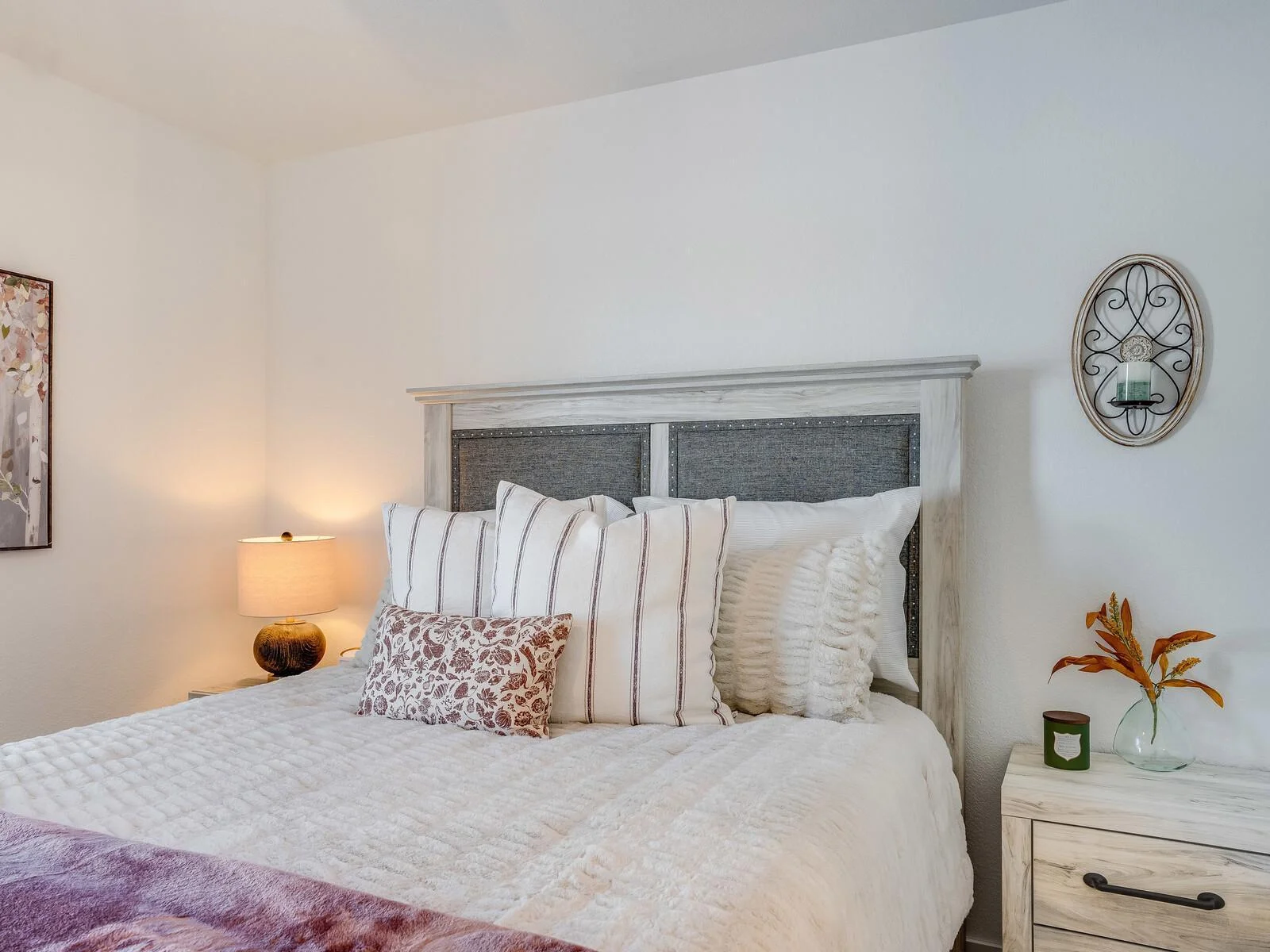 30_2855_BirchwoodMasterBedroom3_mls.jpg