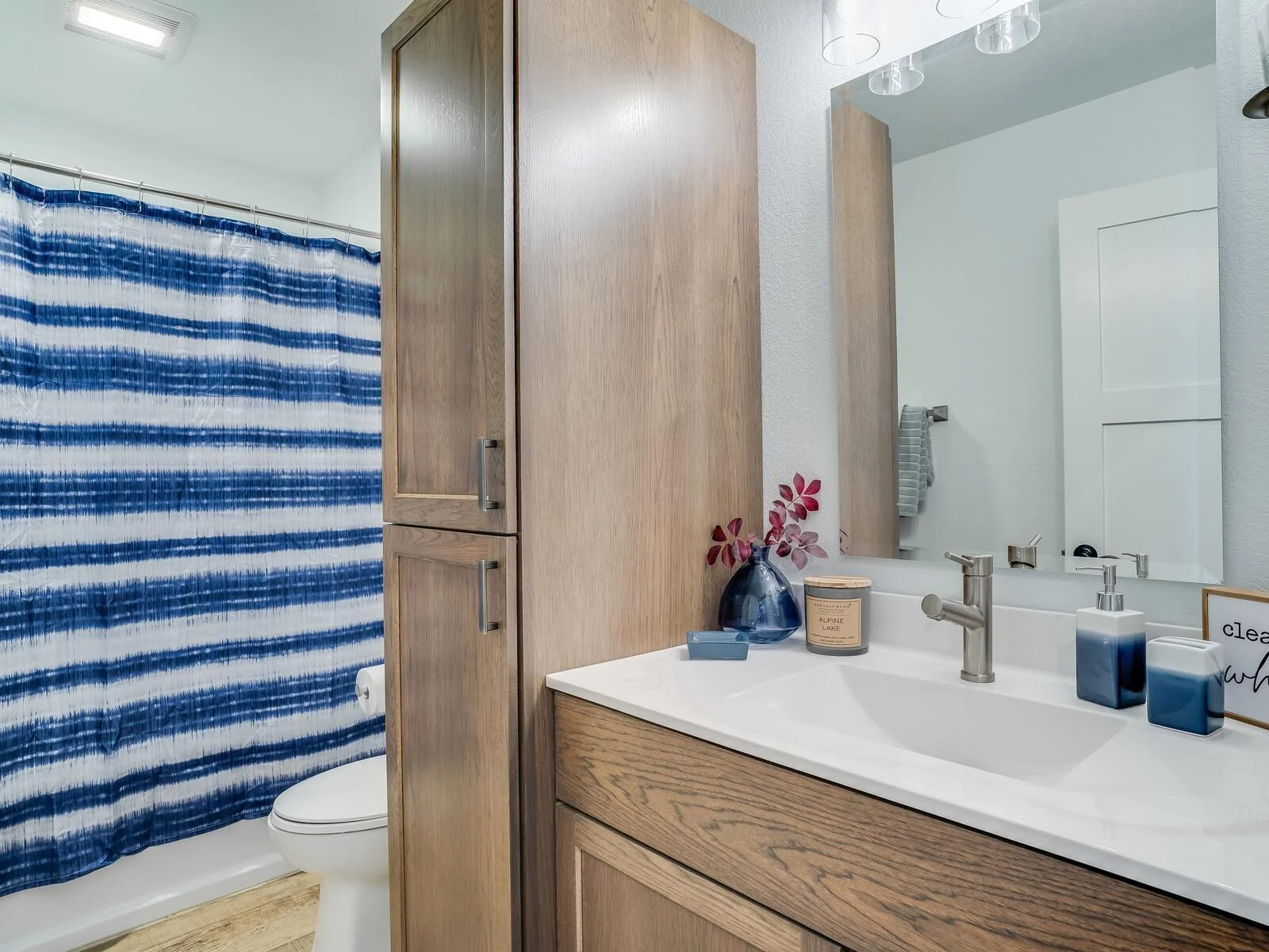23_2855_BirchwoodBathroom1_2_mls.jpg