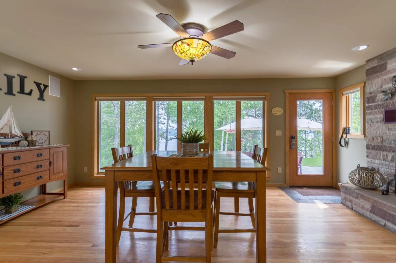 Dining Room.jpg