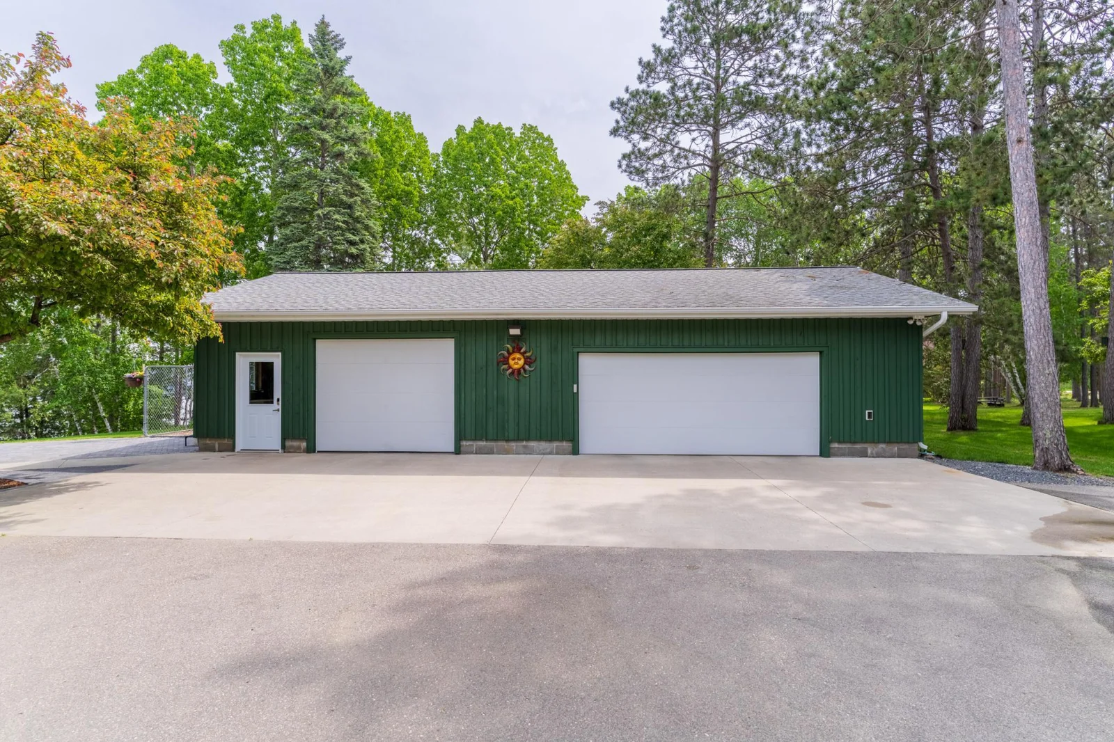 Detached Heated Garage.jpg