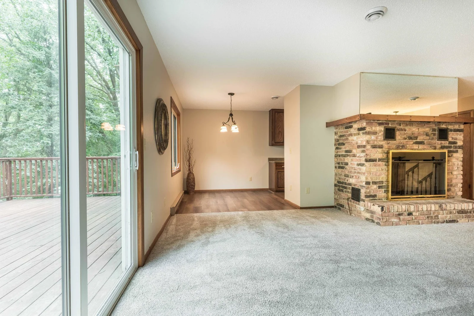 20619 Hillcrest-137.jpg