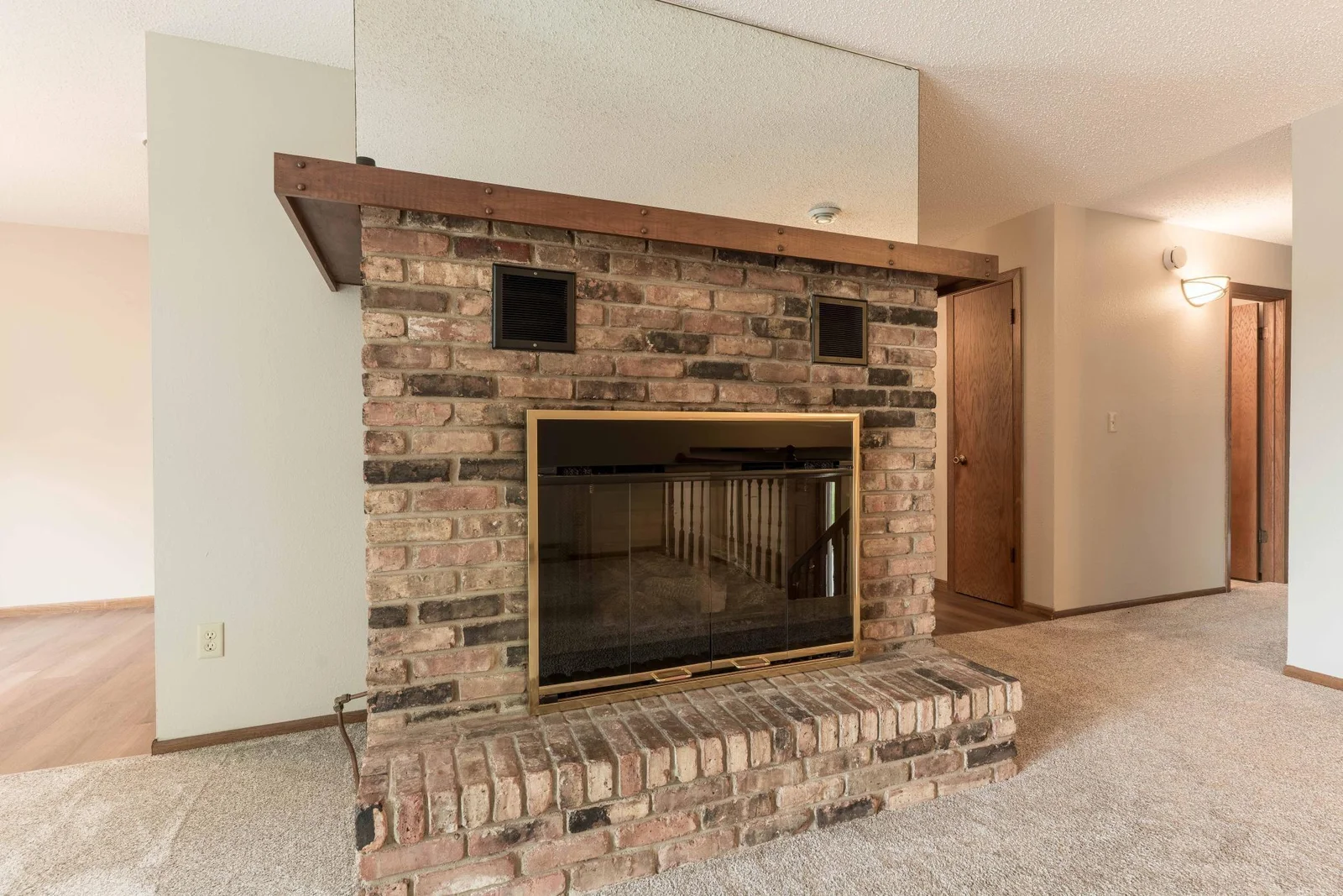Gas fireplace