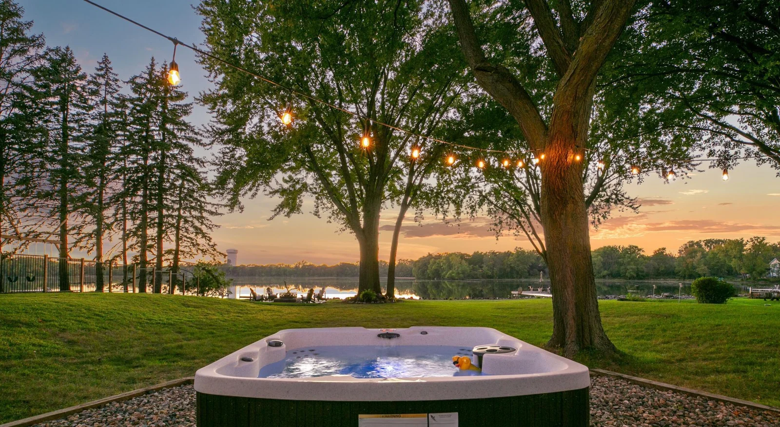 Enjoy the evening skyline from the hot tub.