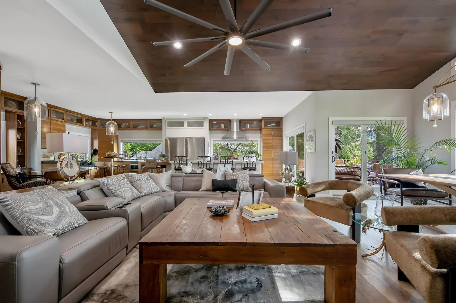 The open concept Great Room make entertaining large groups a breeze!