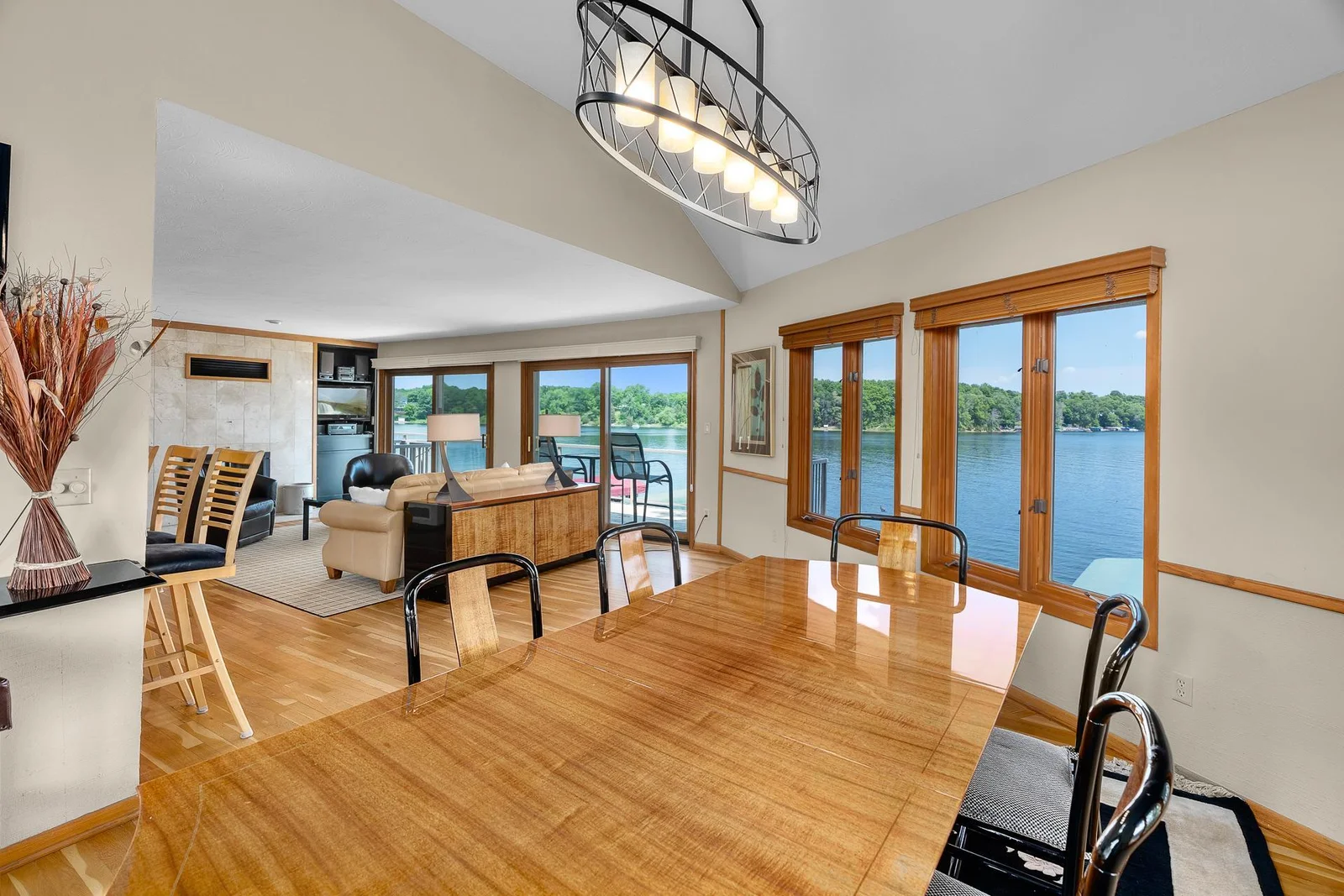 4646 Lords St NE MLS-40.jpg