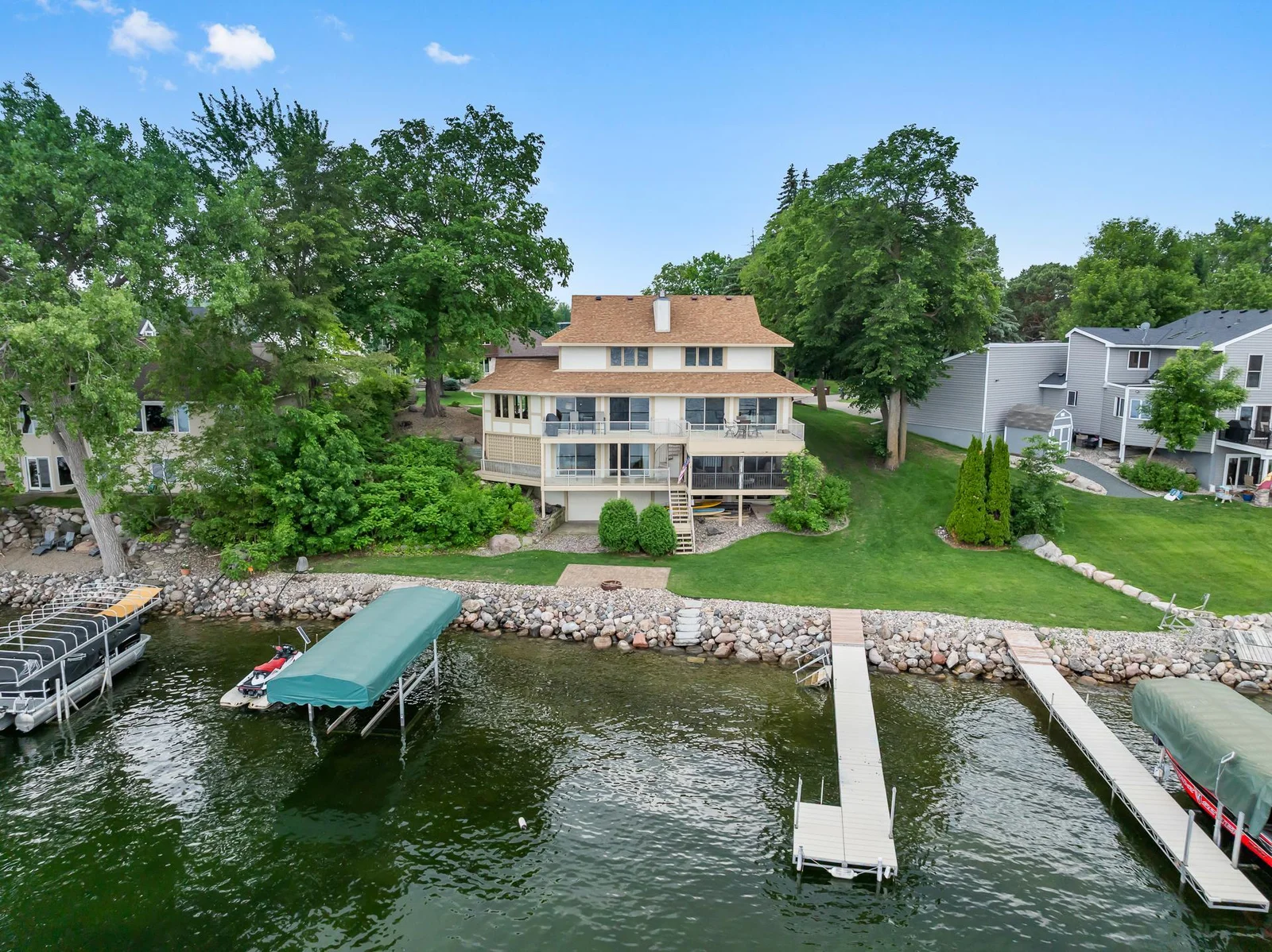 4646 Lords St NE MLS-7.jpg