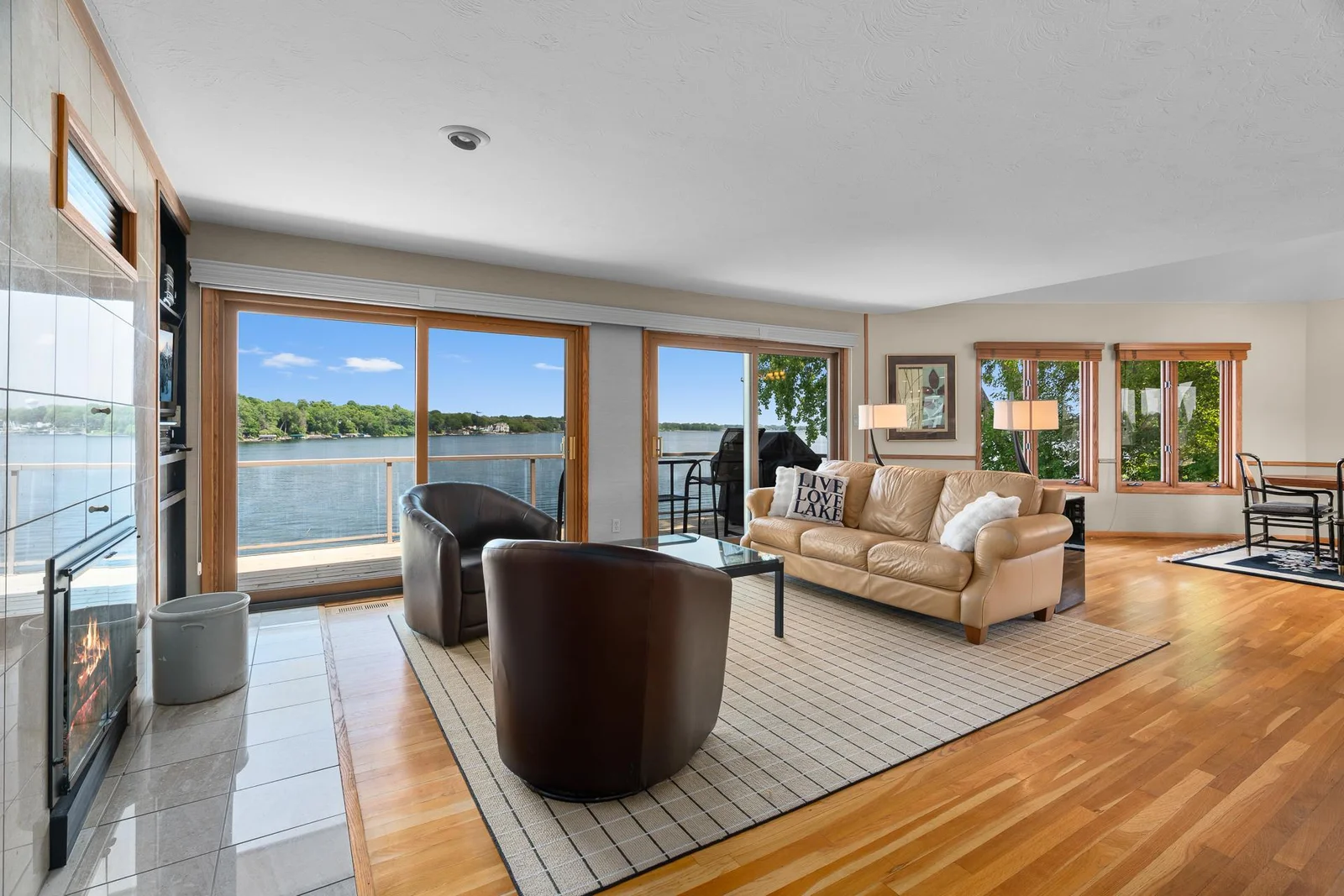 4646 Lords St NE MLS-35.jpg