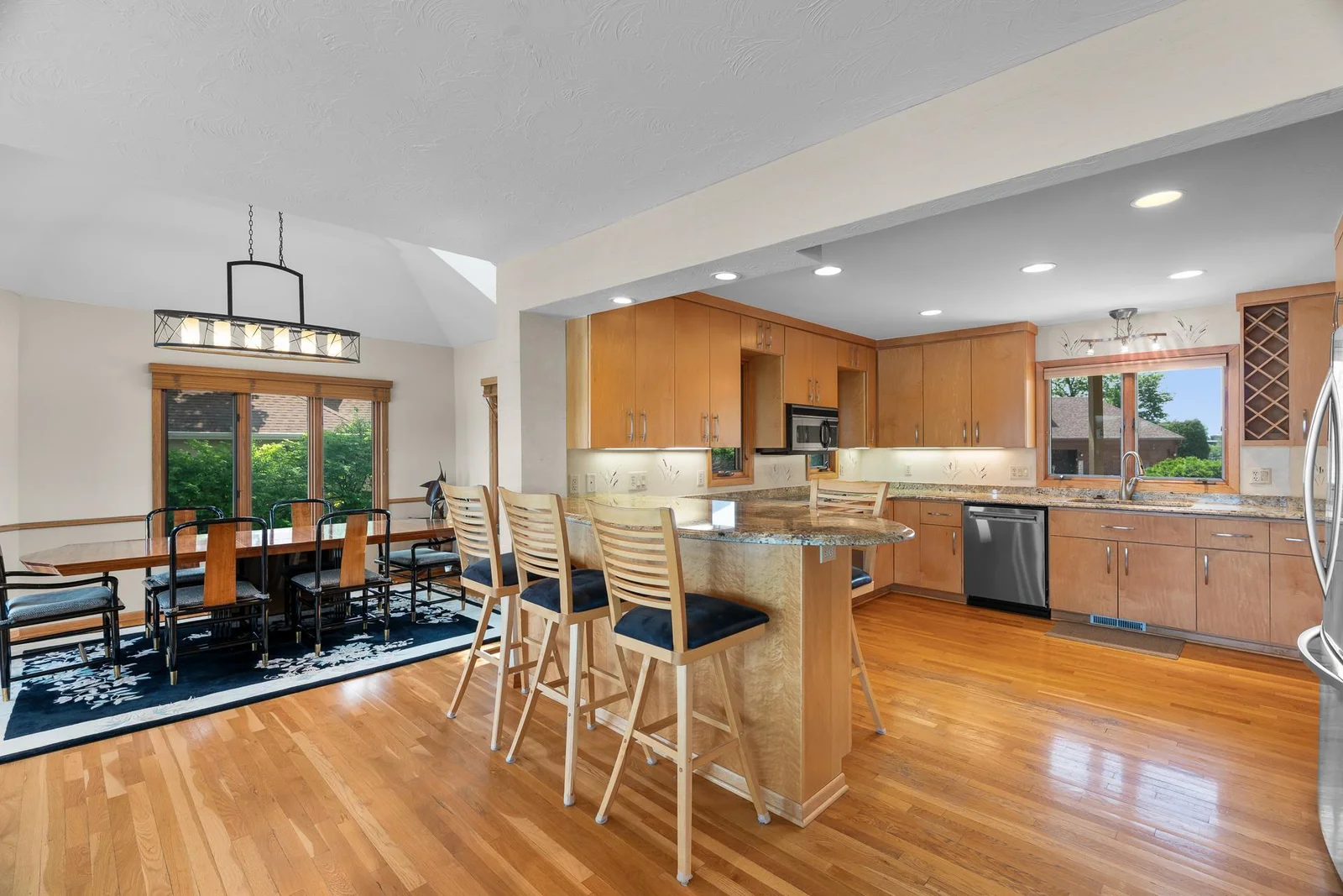 4646 Lords St NE MLS-38.jpg