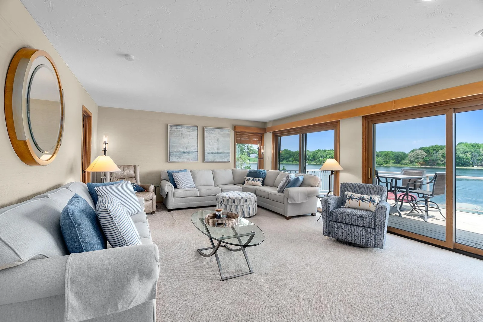 4646 Lords St NE MLS-44.jpg