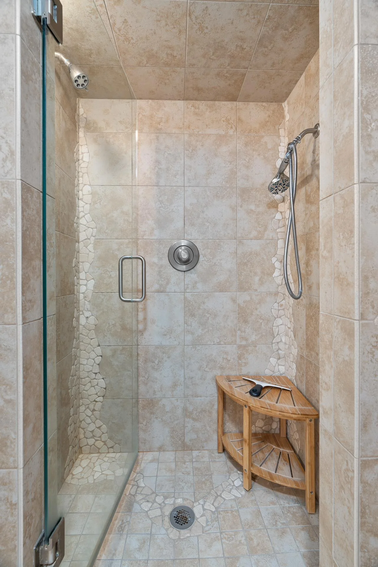 4646 Lords St NE MLS-69.jpg
