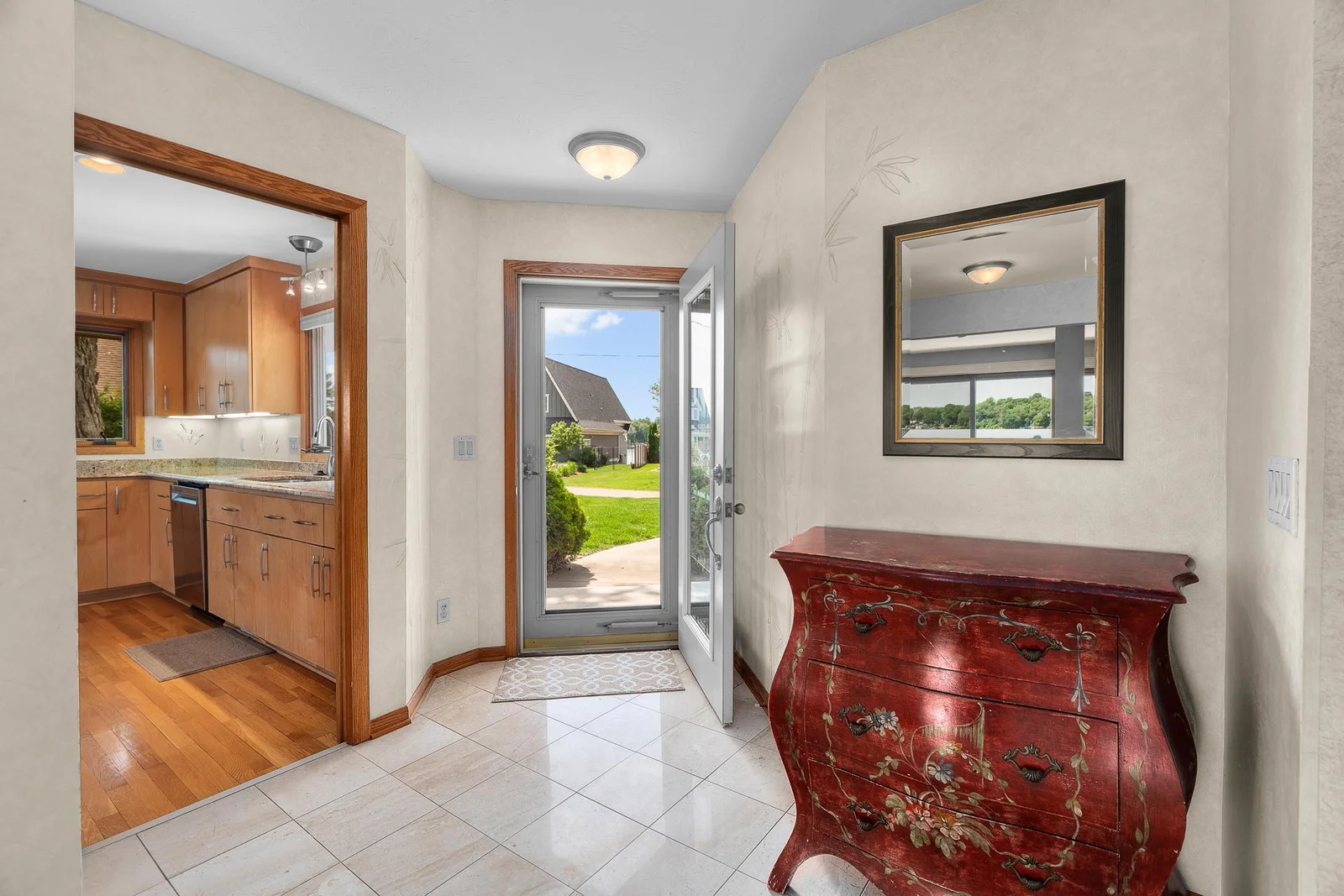 4646 Lords St NE MLS-33.jpg