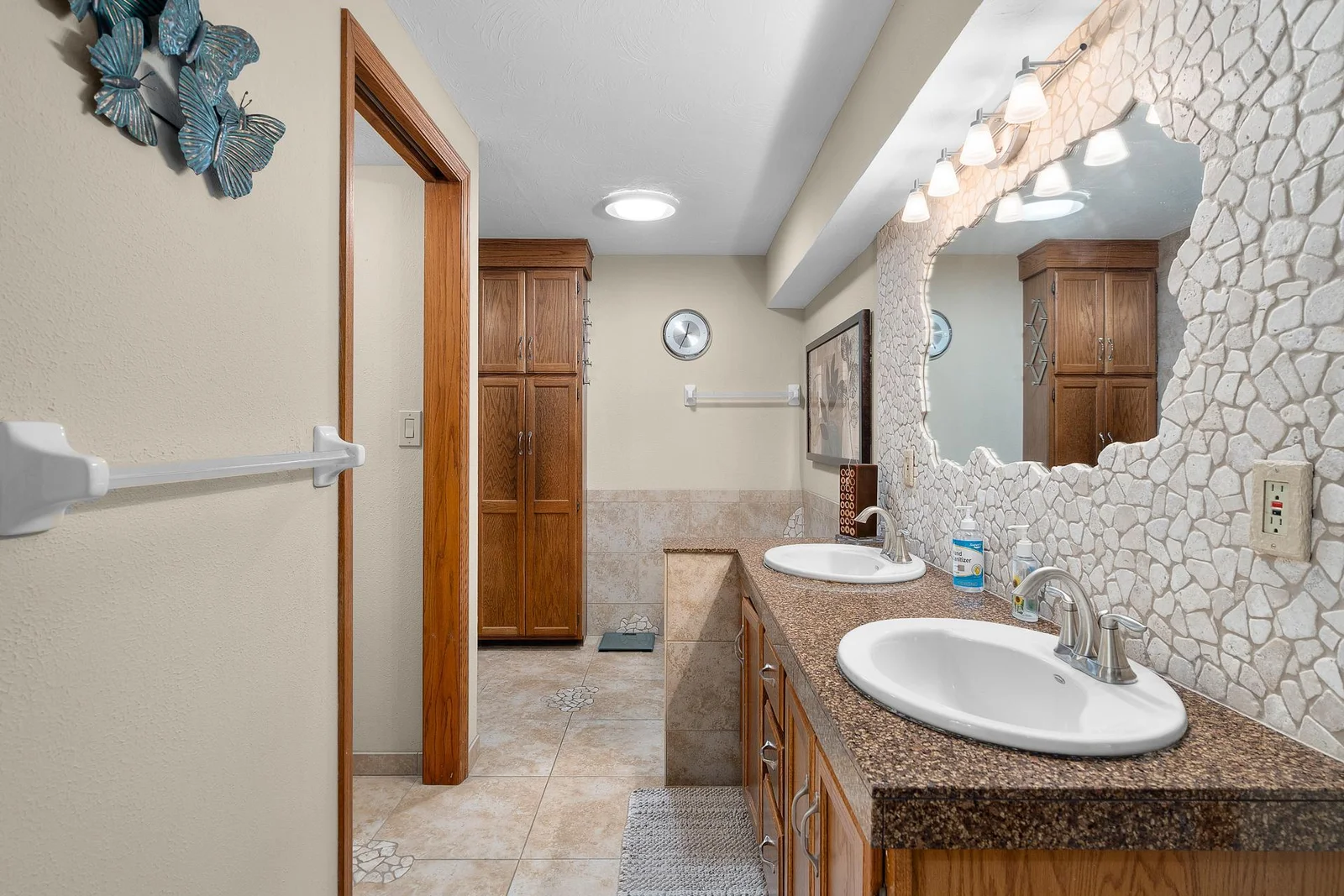4646 Lords St NE MLS-67.jpg